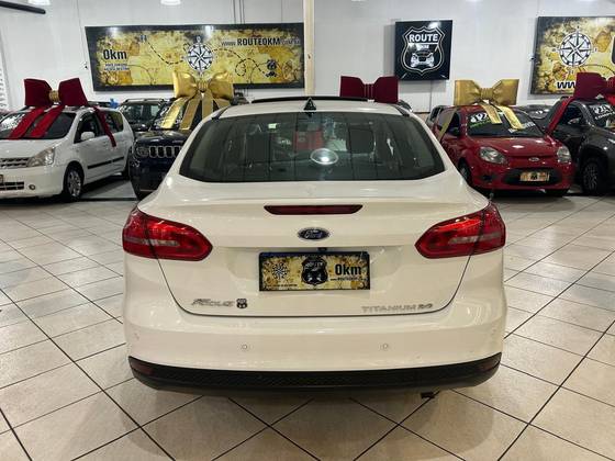 FORD FOCUS 2.0 TITANIUM FASTBACK 16V FLEX 4P POWERSHIFT